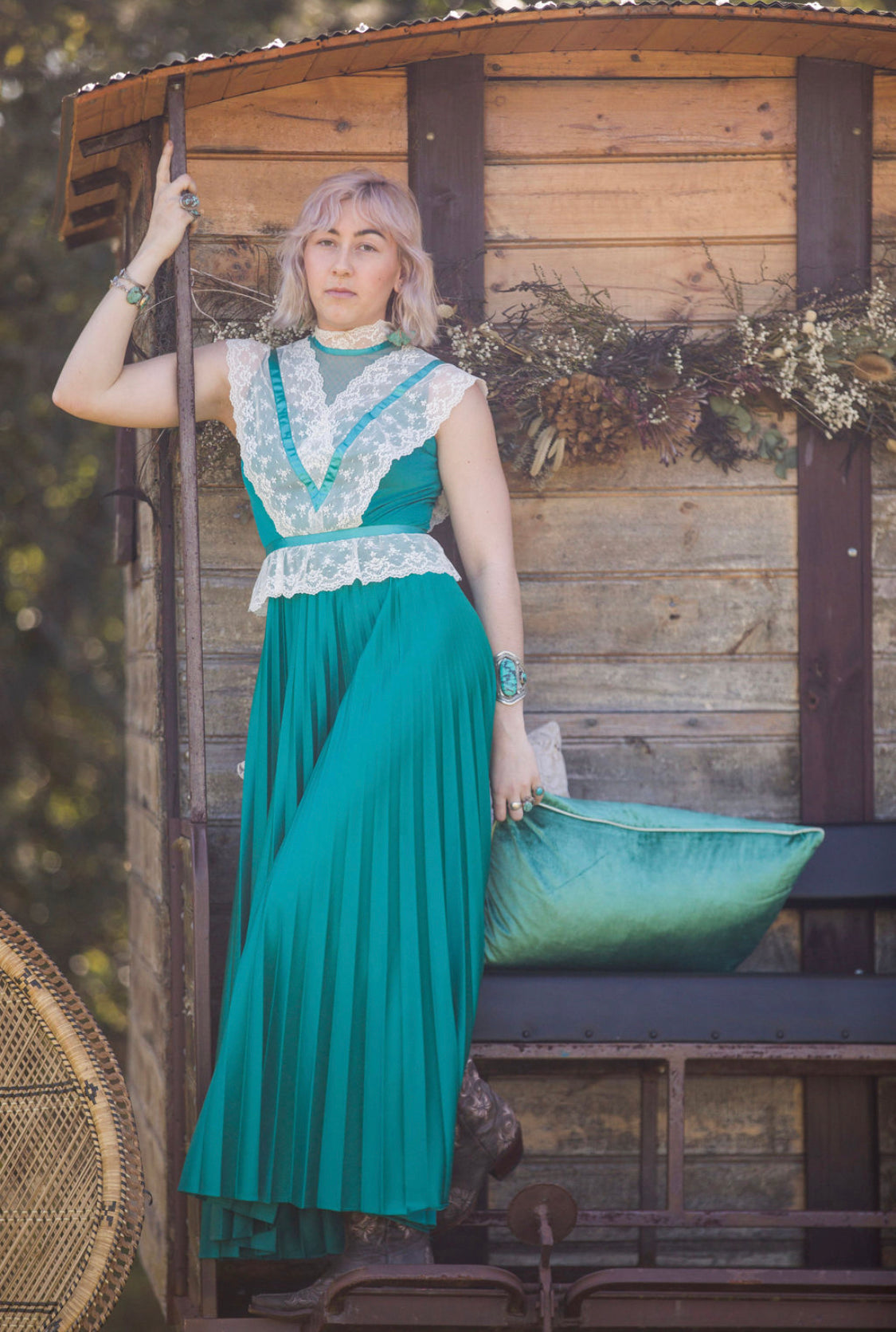 Vintage Teal Elizabethan Zimmerman Style Formal Gown With Lace and Ribbon Detail Size 8-10